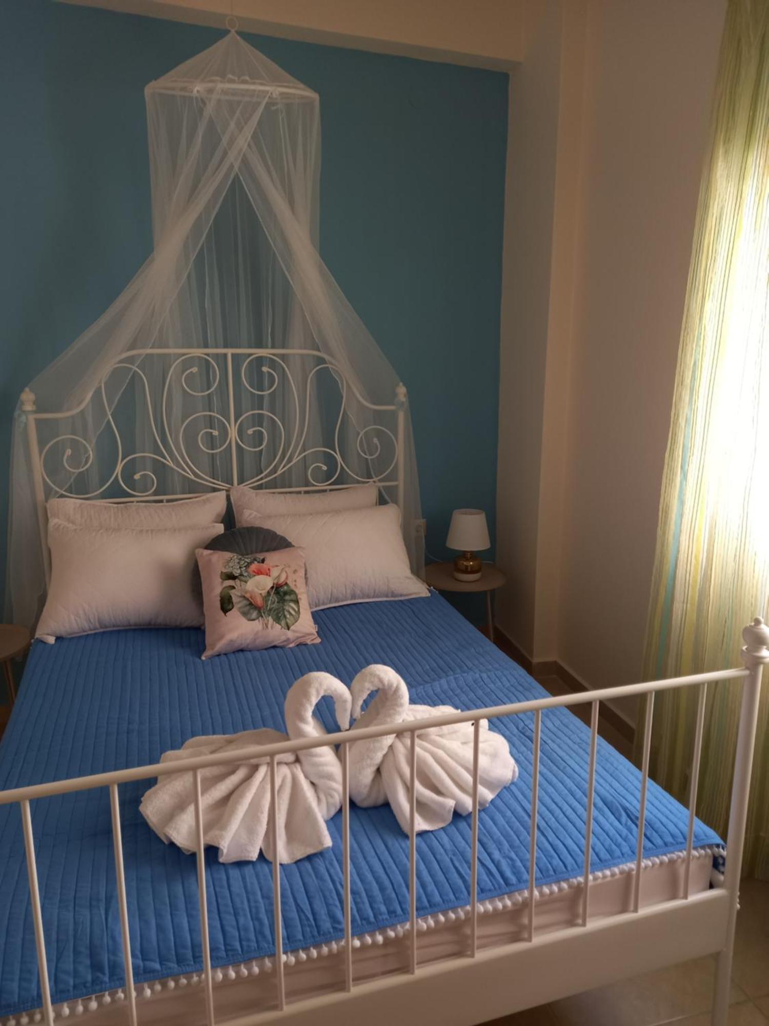 Happy Twins Apartment Ираклио Екстериор снимка